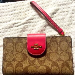 COPY - COPY - Coach Signature Colorblock Tech Wallet Khaki Signature Bold Pink